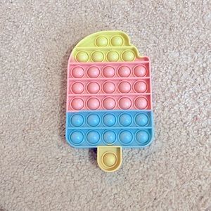 I wanna get rid of my fidgets so here y’all go it will be free shipping